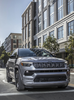 NEW JEEP® COMPASS, BORN FOR EVERYDAY ADVENTURE